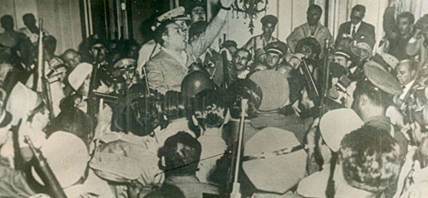 El golpe de Estado del 10 de marzo de 1952, dirigido por Batista, violentó el orden constitucional en Cuba. El golpe de Estado del 10 de marzo de 1952, dirigido por Batista, violentó el orden constitucional en Cuba.