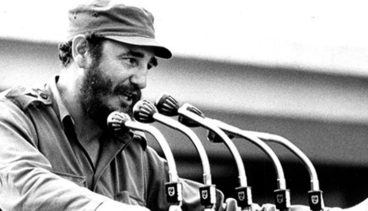Fidel Castro Ruz, en la inauguración de la escuela secundaria básica en el campo, Comandante Pinares, Sandino (áreas de Guane, en esa época), Pinar del Río el 20-09-1971 Fidel Castro Ruz, en la inauguración de la escuela secundaria básica en el campo, Comandante Pinares, Sandino (áreas de Guane, en esa época), Pinar del Río el 20-09-1971
