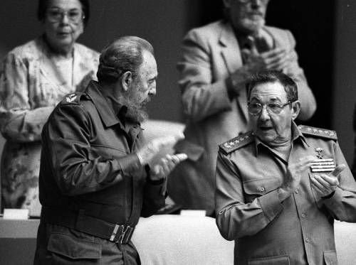 El General de Ejército Raúl Castro evoca la dimensión inmensa de Fidel El General de Ejército Raúl Castro evoca la dimensión inmensa de Fidel