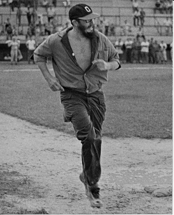En la pelota. 17 de Agosto de 1964. Foto: Archivo En la pelota. 17 de Agosto de 1964. Foto: Archivo