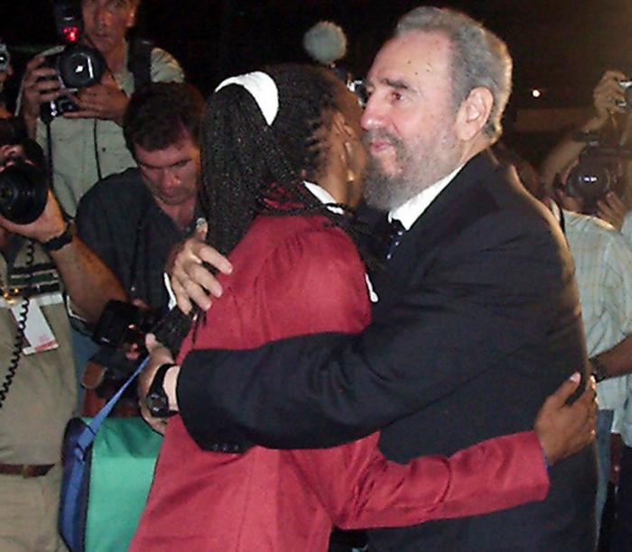 El Comandante en jefe solía recibir a las delegaciones cubanas que regresaban exitosamente de eventos deportivos en el exterior El Comandante en jefe solía recibir a las delegaciones cubanas que regresaban exitosamente de eventos deportivos en el exterior