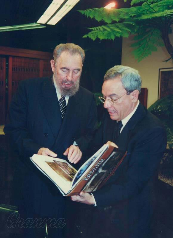 Una relación entrañable tuvo siempre el Historiador de la Ciudad de La Habana, el Doctor Eusebio Leal Spengler con el líder histórico de la Revolución Cubana Fidel Castro Ruz. Foto: Archivo de Granma Una relación entrañable tuvo siempre el Historiador de la Ciudad de La Habana, el Doctor Eusebio Leal Spengler con el líder histórico de la Revolución Cubana Fidel Castro Ruz. Foto: Archivo de Granma