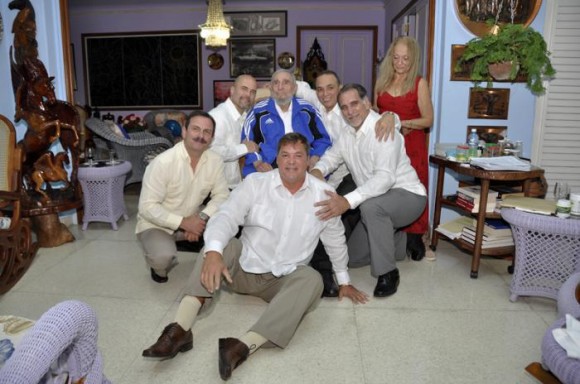 Fidel recibe a Los Cinco