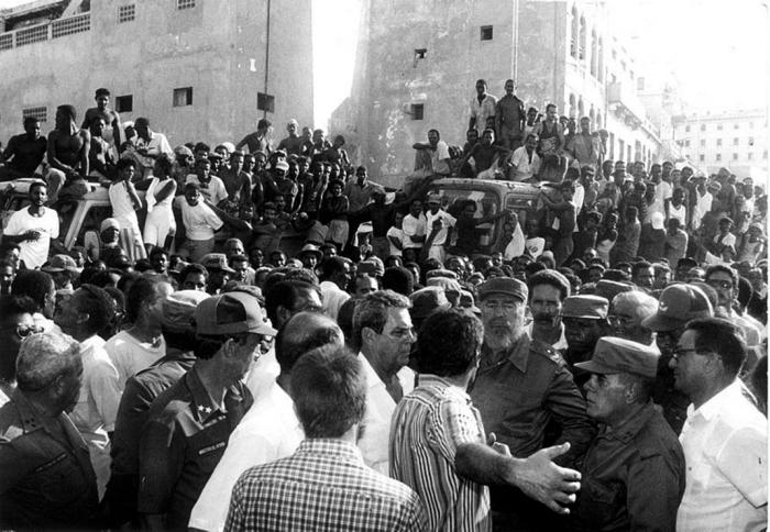 La fuerza moral de Fidel se impuso en los disturbios del 5 de agosto de 1994. Foto: Archivo de Granma La fuerza moral de Fidel se impuso en los disturbios del 5 de agosto de 1994. Foto: Archivo de Granma