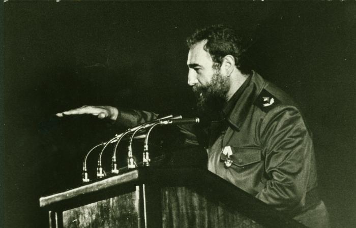 Fidel Castro en la inauguración del Hospital Hermanos Ameijeiras el 3 de diciembre de 1982. Foto: Jorge Oller Fidel Castro en la inauguración del Hospital Hermanos Ameijeiras el 3 de diciembre de 1982. Foto: Jorge Oller