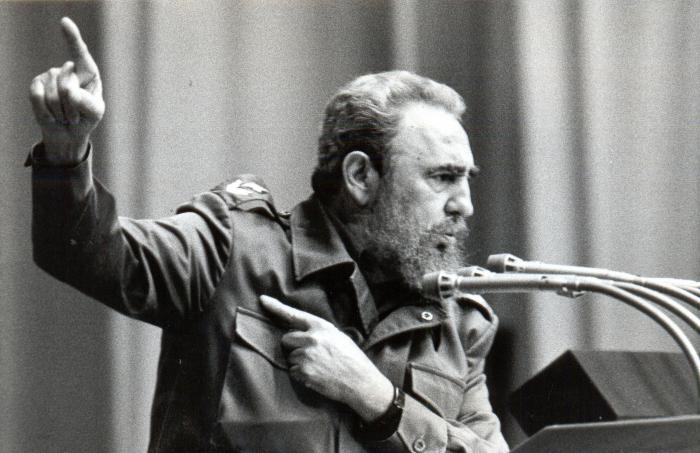 Fidel en la clausura del iv Encuentro del Foro de Sao Paulo. Foto: Juvenal Balán Fidel en la clausura del iv Encuentro del Foro de Sao Paulo. Foto: Juvenal Balán