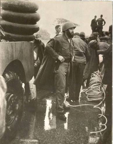 Fidel durante el huracán Flora. Fidel durante el huracán Flora.