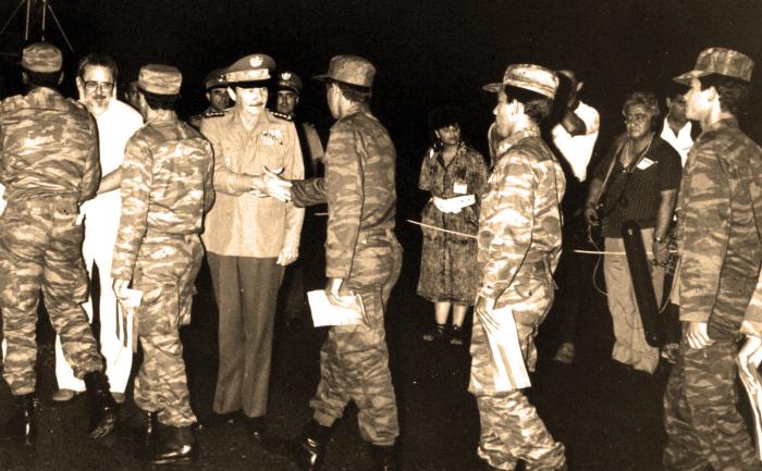 Cuba cumplió con la premisa expresada por el General de Ejército: de Angola nos llevaremos la entrañable amistad que nos une a esa heroica nación y el agradecimiento de su pueblo y los restos mortales de nuestros queridos hermanos caídos en el cumplimiento del deber. Foto: Jorge Oller Cuba cumplió con la premisa expresada por el General de Ejército: de Angola nos llevaremos la entrañable amistad que nos une a esa heroica nación y el agradecimiento de su pueblo y los restos mortales de nuestros queridos hermanos caídos en el cumplimiento del deber. Foto: Jorge Oller