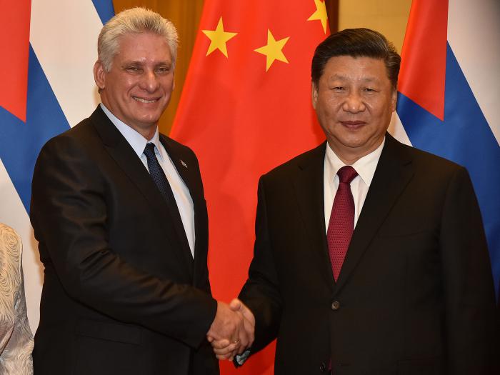 El presidente Xi Jinping recibe a Miguel Diaz-Canel. Foto: Estudios Revolución