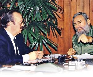 Mario Vázquez Raña y Fidel Castro