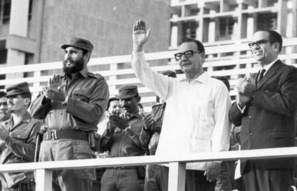 Fidel con Salvador Allende durante su visita a Cuba.