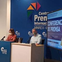 En conferencia de prensa el ministro de Economía y Planificación, Alejandro Gil Fernández. Foto: Cubadebate.