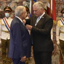 López Obrador fue condecorado por el Presidente Díaz-Canel con la Orden Nacional José Martí. Foto: Estudios Revolución