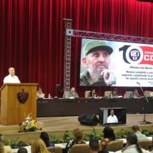 Gerardo Hernández Nordelo significó que los retos y desafíos a que se enfrentan los cdr son inmensos, pero «con la dignidad, la combatividad y el espíritu de resistencia que caracterizan a los revolucionarios cubanos, seguiremos trabajando en aras de perfeccionar la obra de la Revolución». Foto: Ismael Batista Ramírez