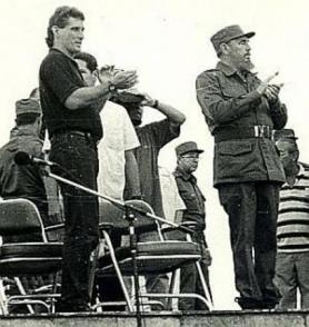 El Comandante en Jefe Fidel Castro y Miguel Díaz-Canel, primer secretario del Partido en Villa Clara, en la Plaza de la Revolución Ernesto Guevara, el 30 de septiembre de 1996. Autor: Vanguardia El Comandante en Jefe Fidel Castro y Miguel Díaz-Canel, primer secretario del Partido en Villa Clara, en la Plaza de la Revolución Ernesto Guevara, el 30 de septiembre de 1996. Autor: Vanguardia