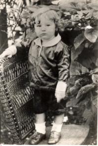 Fidel Castro de niño en Birán 1928