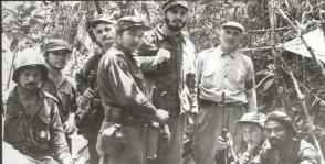 Fidel en La Plata junto a otros combatientes rebeldes.