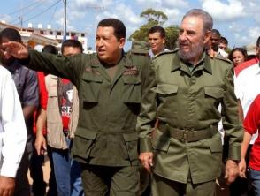 Fidel Castro recorre junto al Presidente de Venezuela Hugo Chávez la comunidad Simón Bolívar del municipio Sandino en Pinar del Río, durante la edición 231 del programa “Aló, Presidente”.