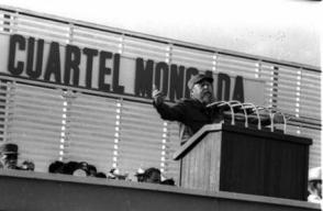 Fidel pronuncia las palabras centrales del acto por el 26 de Julio. Autor: Juventud Rebelde Fidel pronuncia las palabras centrales del acto por el 26 de Julio. Autor: Juventud Rebelde