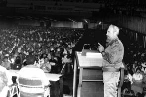Fidel en reunión de trabajo con los candidatos a diputados. Foto: Archivo Fidel en reunión de trabajo con los candidatos a diputados. Foto: Archivo