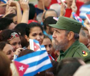 Junto al pueblo en una marcha. Foto: Juvenal Balán