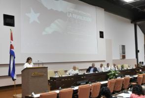 Discurso de encerramento do 3º Simpósio Internacional A Revolução Cubana, por Elba Rosa Montoya, ministra da Ciência e Tecnologia. Photo: Ismael Batista