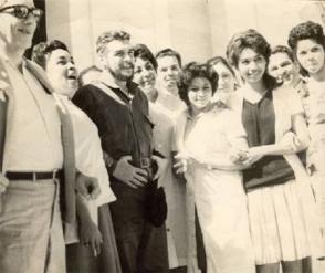 El Che Guevara con la brigada medica en Sidi Bel Abbes. Foto: Juventud Rebelde.