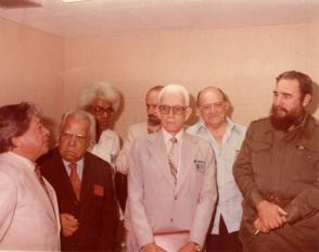Fidel Castro junto a intelectuales Fidel Castro junto a intelectuales