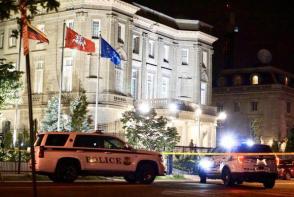 Dispuesto a todo el terrorista condujo su auto varios kilómetros armado de un AK-47. Foto: The Washington Post Dispuesto a todo el terrorista condujo su auto varios kilómetros armado de un AK-47. Foto: The Washington Post
