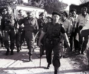 Fidel en Playa Giron. Archivo de Fidel Castro. Sobre No.2-A