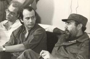 Silvio Rodríguez, Vicente Feliú y Fidel en Casa de las Américas. Silvio Rodríguez, Vicente Feliú y Fidel en Casa de las Américas.