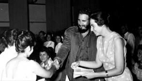 En los primeros años de Revolución, Vilma y Fidel, defendiendo los derechos de la mujer, sobre todo desde la educación. Foto: Archivo de Fidel Soldado de las Ideas