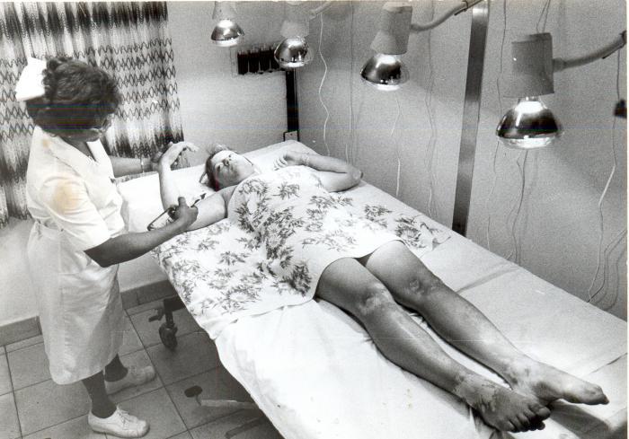 La paciente Anna Krishanovskaya en una de las sesiones de tratamiento en el Centro de Histoterapia Placentaria. Foto: Fernando Lezcano